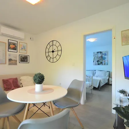 Apartment Vinea-Parking Included Sibenik Exterior photo